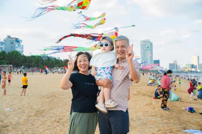 Những cánh diều khổng lồ hút hàng ngàn người đến biển Quy Nhơn- Ảnh 13. Những cánh diều khổng lồ hút hàng ngàn người đến biển Quy Nhơn- Ảnh 13.