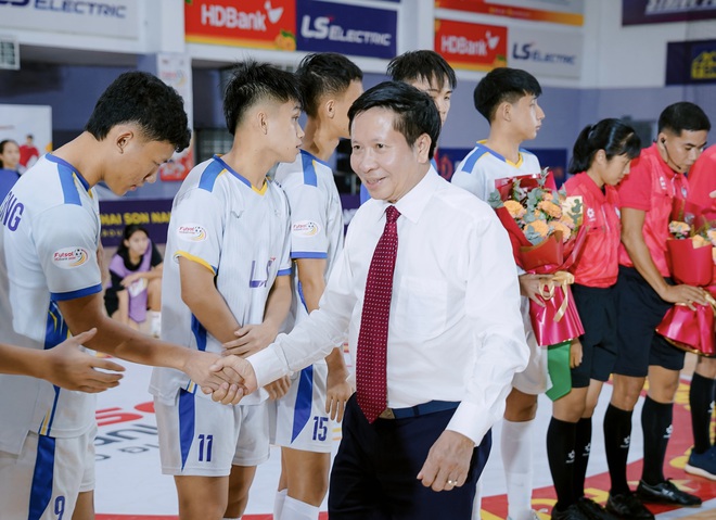 Hứa hẹn kịch tính ở lượt về giải futsal HDBank vô địch quốc gia 2026- Ảnh 2. Hứa hẹn kịch tính ở lượt về giải futsal HDBank vô địch quốc gia 2026- Ảnh 2.