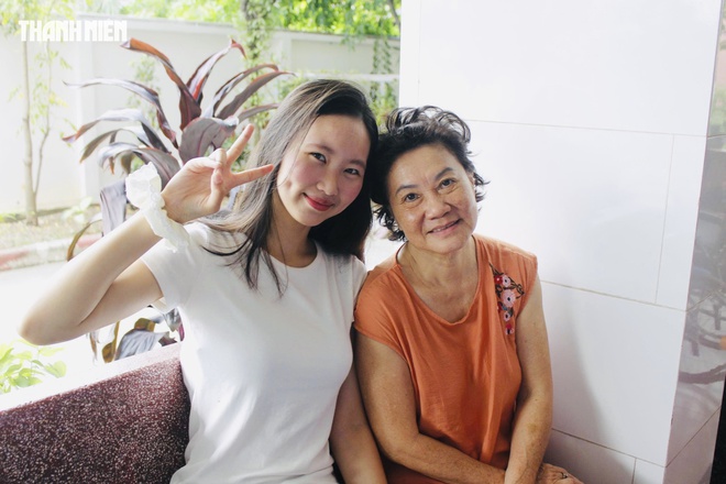 ‘Nhớ ghé thăm các cụ nha!’- Ảnh 3. ‘Nhớ ghé thăm các cụ nha!’- Ảnh 3.