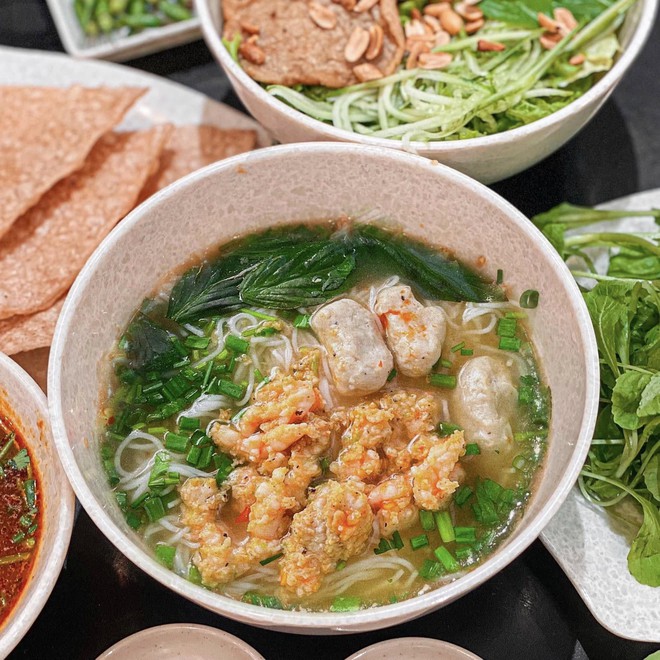 B&uacute;n rạm Ph&ugrave; Mỹ nức tiếng đến TP.HCM: 3 lần đổi mặt bằng, kh&aacute;ch 'ruột' vẫn theo - Ảnh 10.