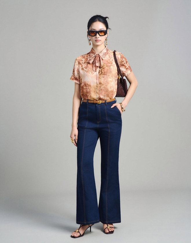 5 kiểu áo mặc với quần jeans mùa hè mát nhẹ, thời thượng- Ảnh 8. 5 kiểu áo mặc với quần jeans mùa hè mát nhẹ, thời thượng- Ảnh 8.