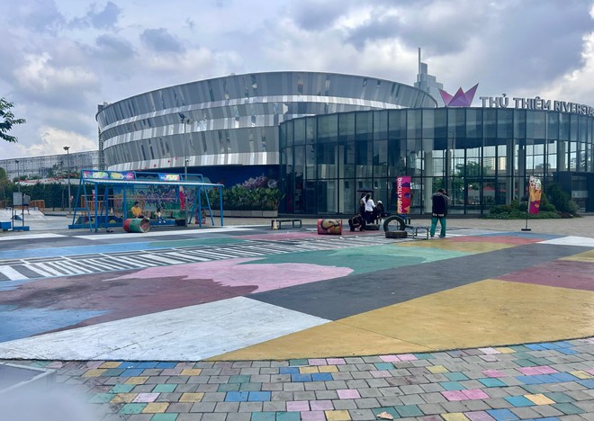 Công viên hiphop, mang phong cách trượt ván hút người check-in - Ảnh 6.