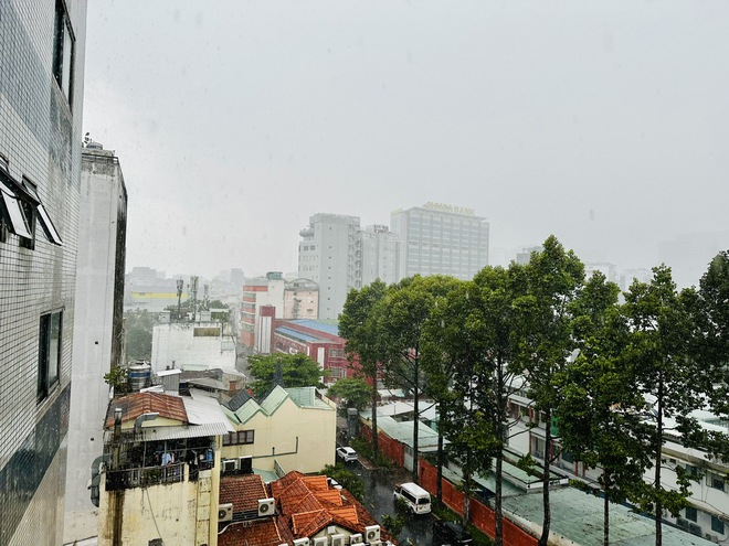 TP.HCM v&agrave; Nam bộ xuất hiện mưa lớn giải nhiệt sau nhiều ng&agrave;y nắng n&oacute;ng - Ảnh 3.