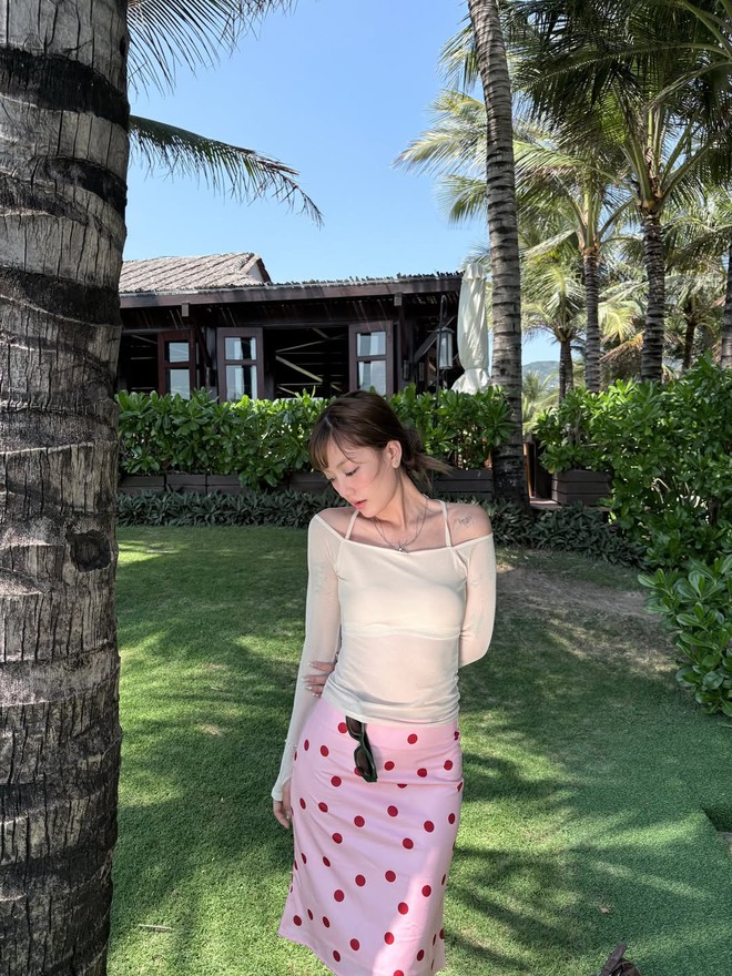 Chấm bi ngọt ng&agrave;o gi&uacute;p n&agrave;ng l&agrave;m mới phong c&aacute;ch suốt m&ugrave;a h&egrave; - Ảnh 7.
