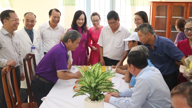 Đồng Nai: Biến trụ sở d&ocirc;i dư th&agrave;nh "ng&ocirc;i nh&agrave; chung" chăm s&oacute;c người cao tuổi - Ảnh 7.
