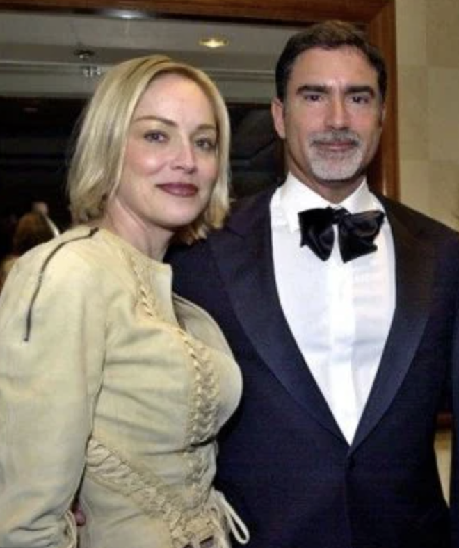 &lsquo;Biểu tượng gợi cảm&rsquo; Sharon Stone tiết lộ l&yacute; do đổ vỡ h&ocirc;n nh&acirc;n- Ảnh 2.