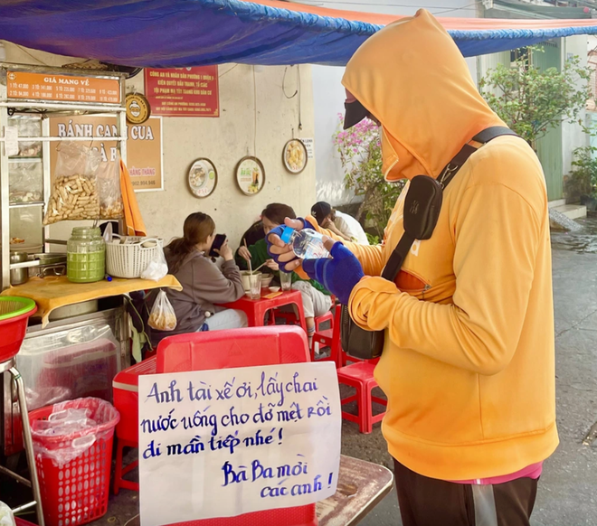 Qu&aacute;n b&aacute;nh canh cua duy nhất ở TP.HCM được Michelin vinh danh: H&oacute;a ra l&agrave; qu&aacute;n quen! - Ảnh 8.