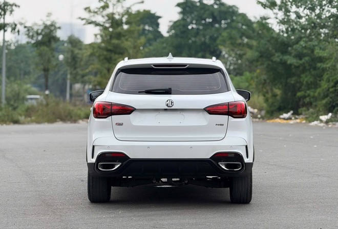 MG HS giảm giá còn hơn 500 triệu đồng, SUV cỡ C rẻ ngang xe hạng A- Ảnh 2. MG HS giảm giá còn hơn 500 triệu đồng, SUV cỡ C rẻ ngang xe hạng A- Ảnh 2.