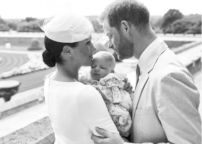 Meghan Markle đ&aacute;p trả c&aacute;o buộc 'đạo đức giả' v&igrave; đăng ảnh con l&ecirc;n mạng x&atilde; hội- Ảnh 2.