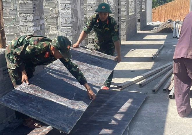Dựng trường dưới nắng gi&oacute; bi&ecirc;n cương Quảng Trị- Ảnh 16.