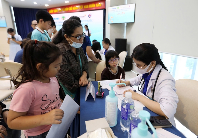 Ngày vui của trẻ mồ côi- Ảnh 2. Ngày vui của trẻ mồ côi- Ảnh 2.