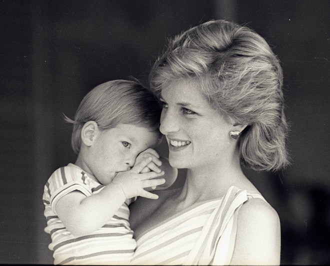 Sự thật về cuộc gặp gỡ bí mật giữa Công nương Diana và John F. Kennedy Jr.- Ảnh 6. Sự thật về cuộc gặp gỡ bí mật giữa Công nương Diana và John F. Kennedy Jr.- Ảnh 6.