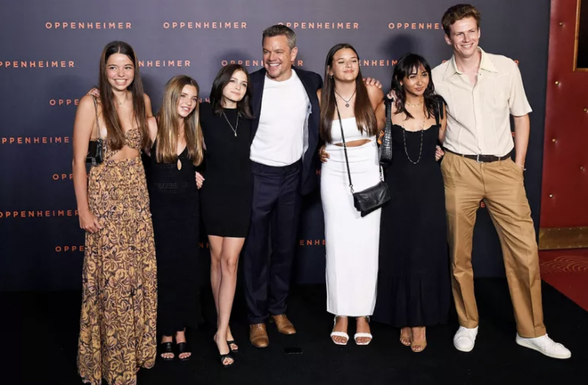 Matt Damon bất ngờ phơi bày góc tối gia đình sau nhiều năm giấu kín - Ảnh 3.