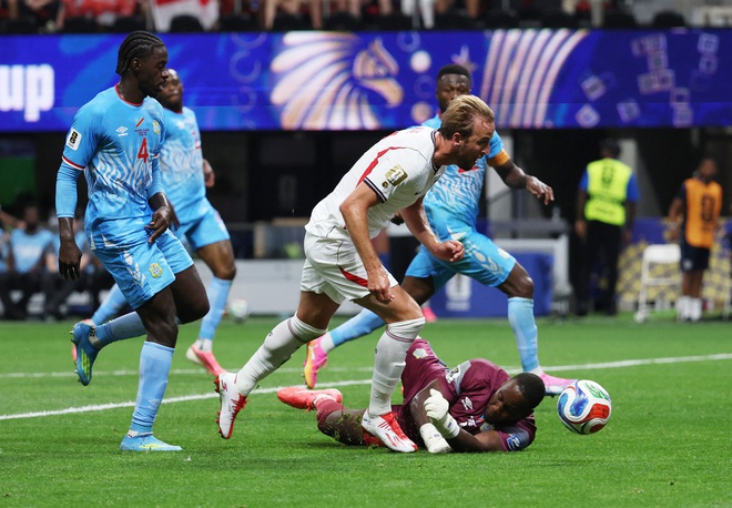 Trọng tài và VAR trận Anh thắng ngược Congo gây tranh cãi dữ dội: Harry Kane có ‘ăn vạ?- Ảnh 2.