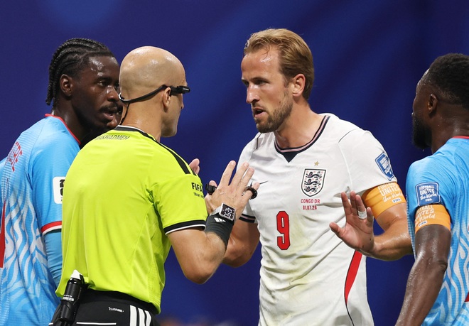 Trọng tài và VAR trận Anh thắng ngược Congo gây tranh cãi dữ dội: Harry Kane có ‘ăn vạ?- Ảnh 3.