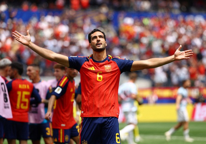 'Gà son' Merino lập kỳ tích như David Villa năm 2010, Yamal tuyên bố không sợ Pháp- Ảnh 1.