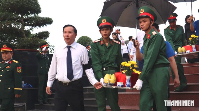 Đồng Nai: Trang trọng lễ truy điệu, an t&aacute;ng 63 h&agrave;i cốt liệt sĩ- Ảnh 9.