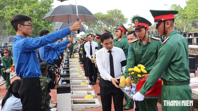 Đồng Nai: Trang trọng lễ truy điệu, an t&aacute;ng 63 h&agrave;i cốt liệt sĩ- Ảnh 12.