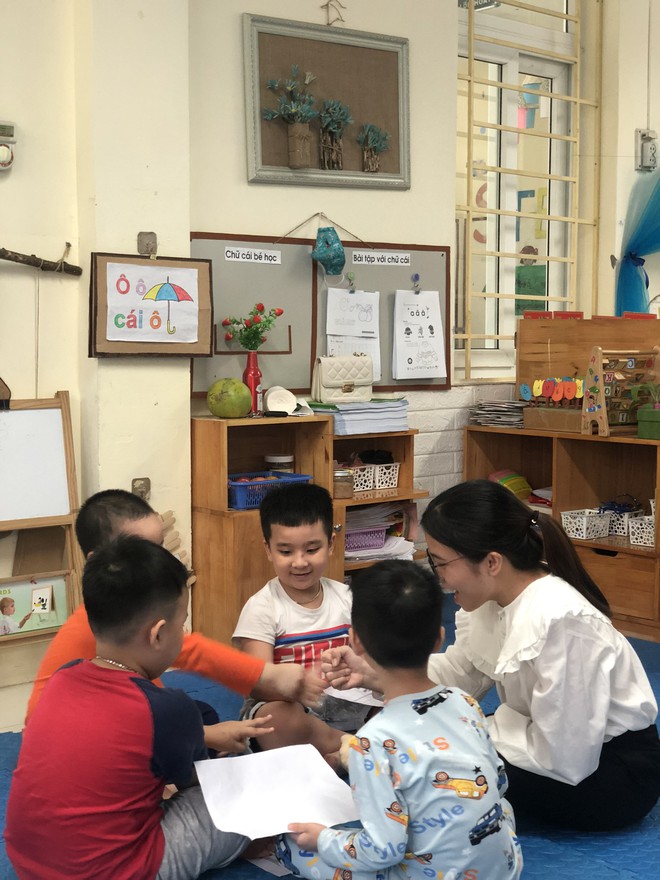 Cô giáo nhỏ với trái tim lớn - Ảnh 2.