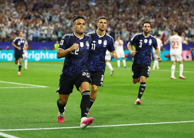 FIFA ‘chiều’ Argentina hết nấc trước bán kết gặp Anh, gợi lại 'điềm lành' Maradona- Ảnh 1.