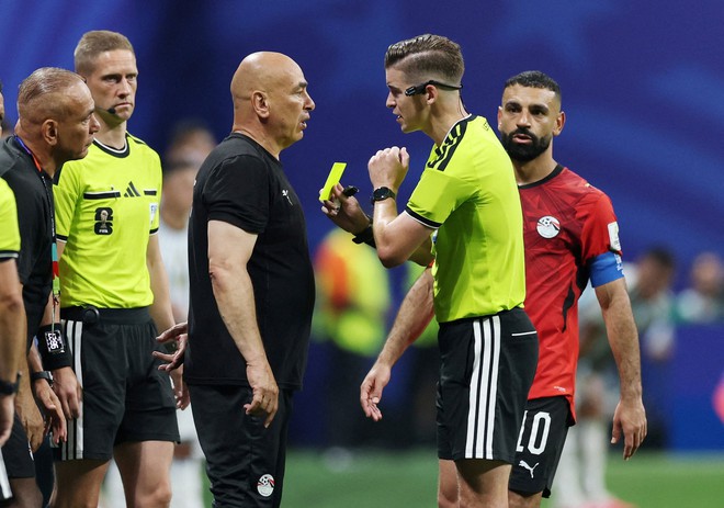 HLV Ai Cập bất ngờ nhắc tên Messi, lần đầu giải thích hành động khó hiểu trận thua Argentina- Ảnh 2.