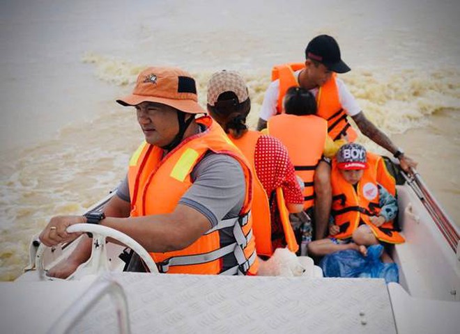 &lsquo;Th&aacute;nh r&aacute;c&rsquo; ở Sơn Tr&agrave; - Ảnh 6.