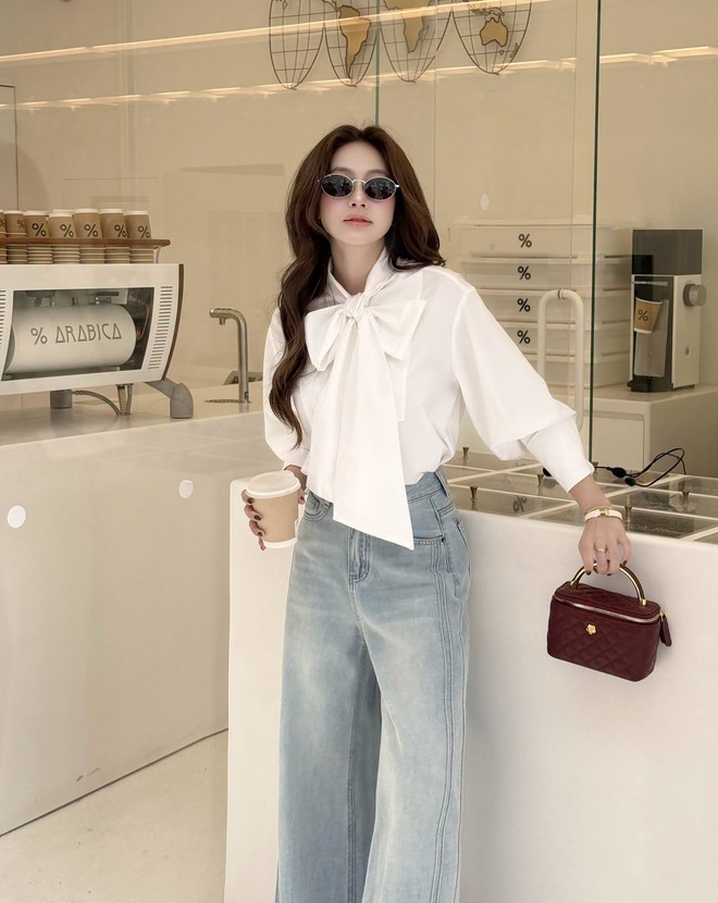 Phối đồ tối giản với &aacute;o sơ mi, &aacute;o blouse v&agrave; quần jeans xanh- Ảnh 8.