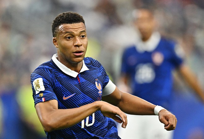 HLV Deschamps đ&aacute;p trả chỉ tr&iacute;ch, Mbappe vẫn sẽ đ&aacute; ch&iacute;nh trận tranh HCĐ với Anh- Ảnh 2.