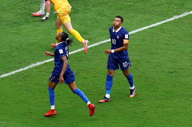 Olise 'dọn cỗ' cho Mbappe trận Pháp thua Anh, phá kỷ lục 56 năm của Pele- Ảnh 2.