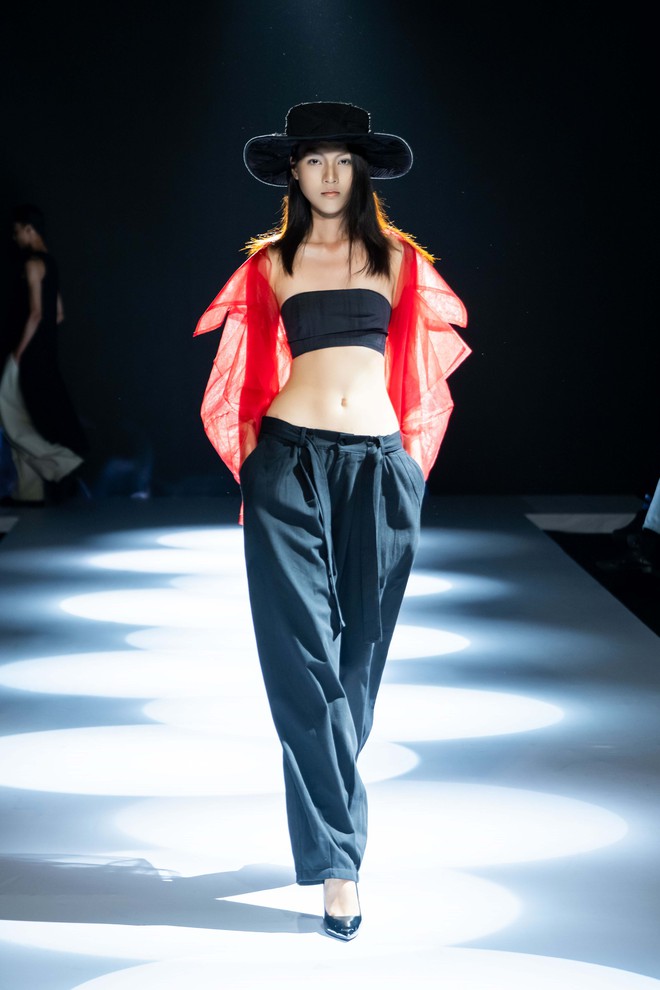 Kim Tuyến, Quỳnh Thy, Khổng Tú Quỳnh khoe sắc trên thảm đỏ 'Saigon Fashion Runway'- Ảnh 8.