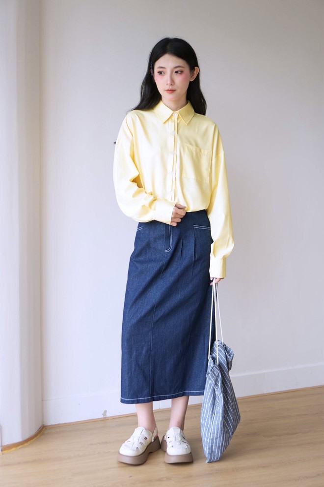 Ch&acirc;n v&aacute;y denim, đầm denim d&agrave;i... l&agrave;m mới tủ đồ c&ocirc;ng sở hiện đại - Ảnh 4.