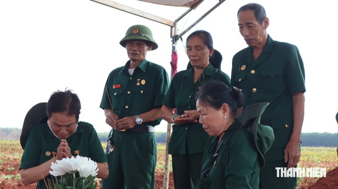 'Bố tôi nằm nghĩa trang, còn các chú ở đây...' - Ảnh 14.
