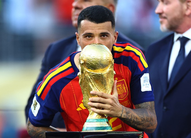 FIFA c&ocirc;ng bố đội h&igrave;nh ti&ecirc;u biểu World Cup 2026: Messi v&agrave; Mbappe g&oacute;p mặt, Vozinha g&acirc;y tranh c&atilde;i- Ảnh 4.