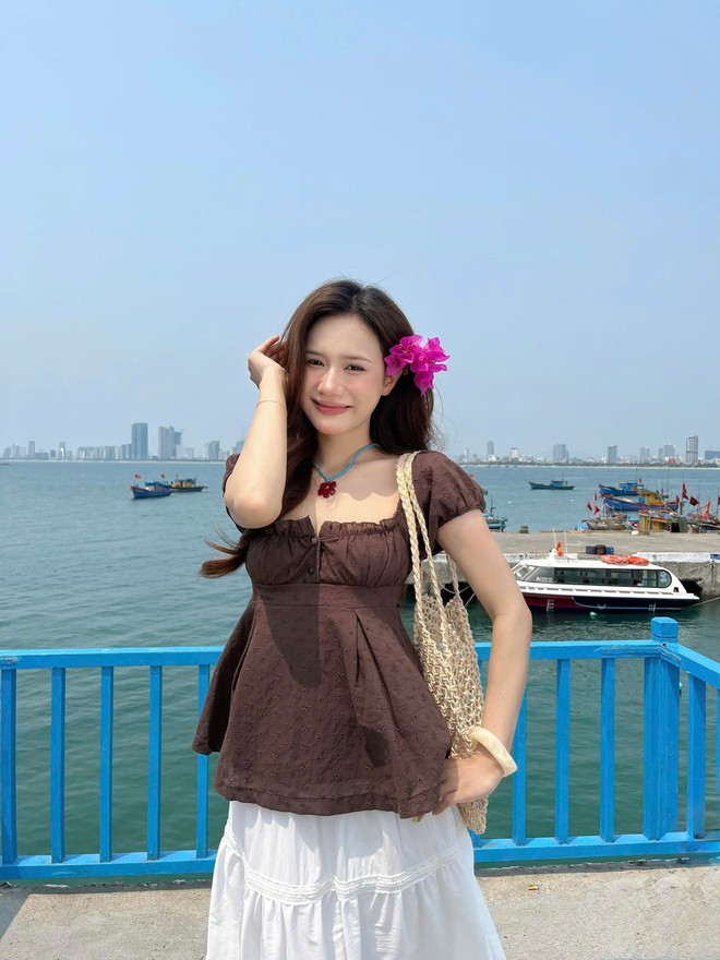 Đánh thức gu thời trang tinh tế với màu nâu sô cô la- Ảnh 1.