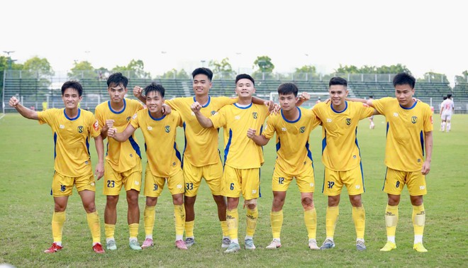 U.21 SLNA vô địch kịch tính, sao U.23 Việt Nam Cao Văn Bình giành cú đúp danh hiệu- Ảnh 3.