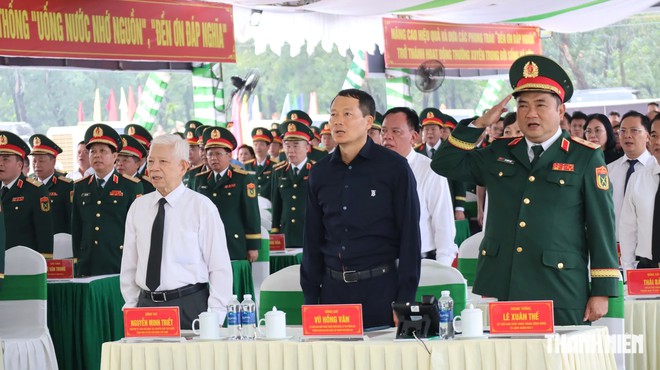 Đại tướng Phan Văn Giang dự lễ tìm kiếm, quy tập hài cốt liệt sĩ tại xã Minh Đức- Ảnh 2.