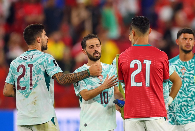 Ronaldo làm điều xúc động sau trận thắng nghẹt thở Croatia- Ảnh 2.