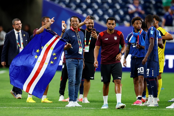 HLV Cabo Verde xúc động tạm biệt World Cup, dành lời khen đặc biệt cho Argentina- Ảnh 3.
