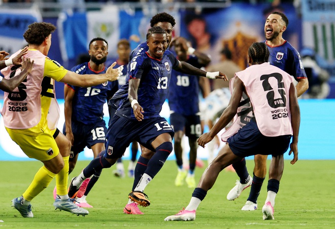 Cầu thủ Cabo Verde ghi si&ecirc;u phẩm v&agrave;o lưới Argentina, tạo n&ecirc;n cảnh tượng đầy x&uacute;c động- Ảnh 4.