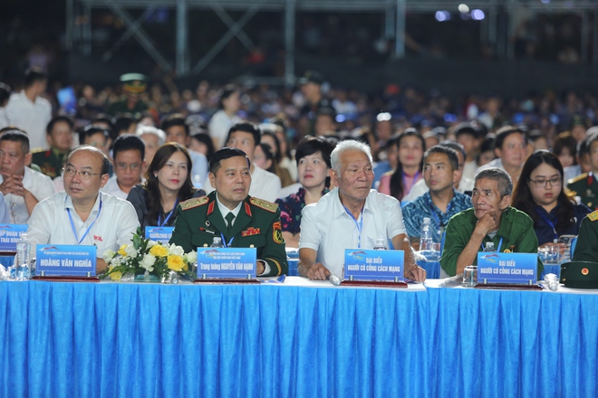 Quảng Trị rực sáng trong đêm khai mạc Lễ hội Vì hòa bình 2026- Ảnh 2.