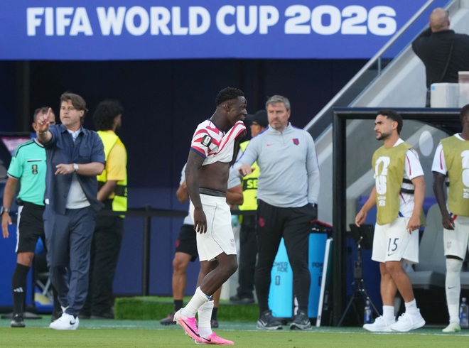Sao Mỹ vừa bị thẻ đỏ tranh cãi, FIFA vẫn cho phép ra sân đấu Bỉ: Tổng thống Trump cảm ơn- Ảnh 3.