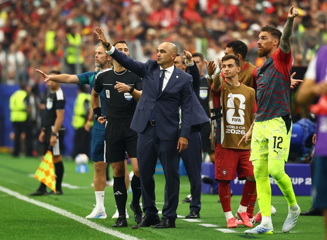 Ibrahimovic ch&ecirc; HLV Martinez kh&ocirc;ng d&aacute;m hy sinh Ronaldo, khiến Bồ Đ&agrave;o Nha bị loại cay đắng- Ảnh 3.