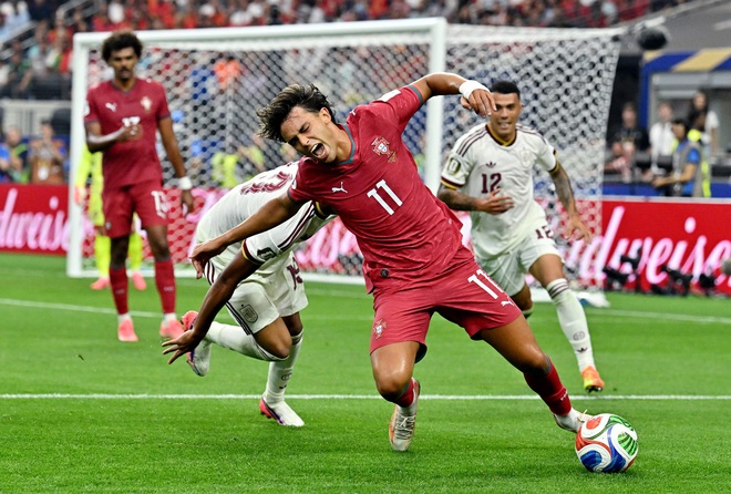 &lsquo;Tiễn&rsquo; Bồ Đ&agrave;o Nha v&agrave; Ronaldo về nước, T&acirc;y Ban Nha lập kỷ lục ở World Cup- Ảnh 3.