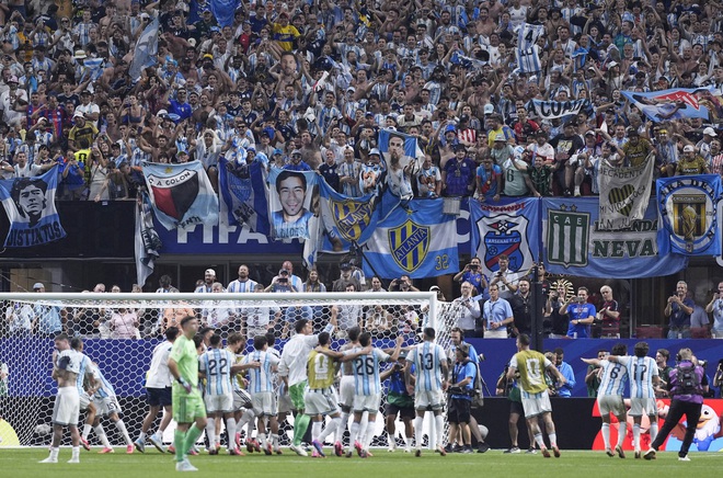 CĐV Argentina bị tố phân biệt chủng tộc với streamer nổi tiếng người Mỹ, FIFA điều tra khẩn cấp- Ảnh 5.