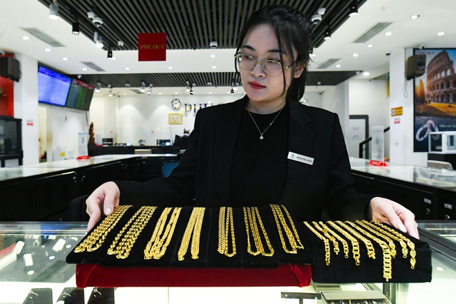 Giá vàng, bạc đồng loạt 'sập' mạnh - Ảnh 2.