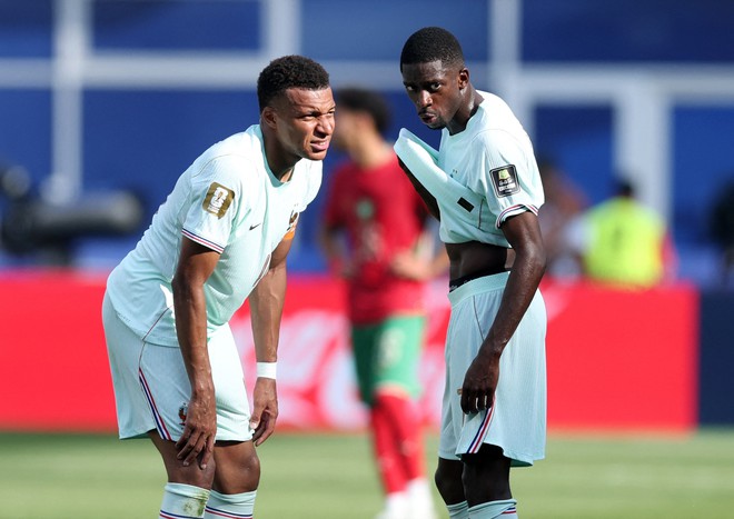 HLV Deschamps đi v&agrave;o lịch sử World Cup: Mbappe - Dembele t&aacute;i lập kỳ t&iacute;ch của Brazil- Ảnh 2.