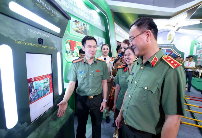 Thượng tướng Phạm Thế T&ugrave;ng: Lực lượng an ninh nh&acirc;n d&acirc;n l&agrave; 'l&aacute; chắn th&eacute;p' bảo vệ Tổ quốc- Ảnh 2.
