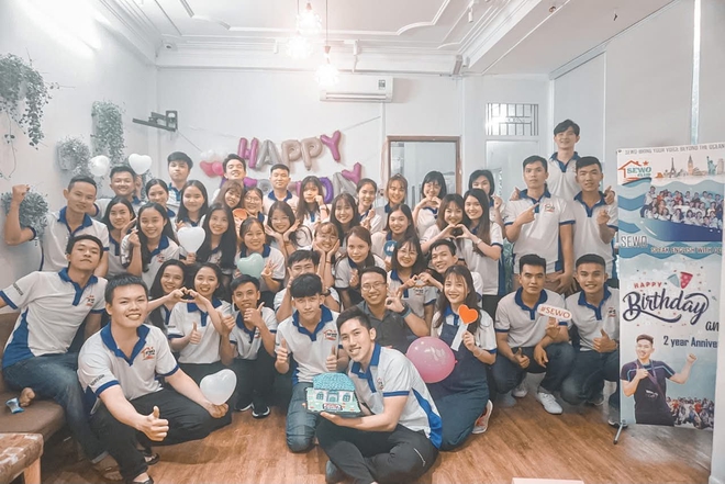 Thầy giáo tiếng Anh và “cô học trò đặc biệt” - Ảnh 3.