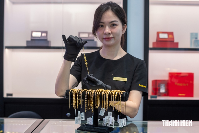 Giá vàng giảm dồn dập sau khi tăng mạnh - Ảnh 1.
