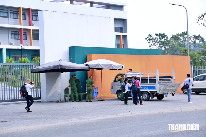An ninh thắt chặt tại kỳ thi lần 2 của Tuyên Quang- Ảnh 2.
